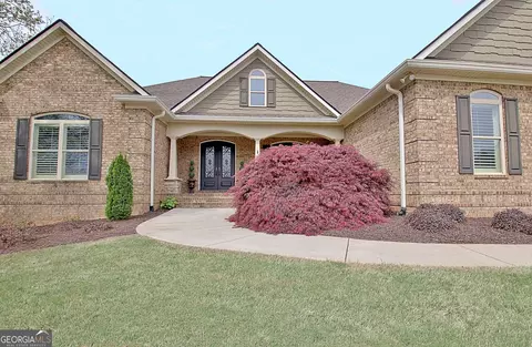 Exterior - 100 Wickham Dr, Tyrone, GA 30290 photo 4 of 45
