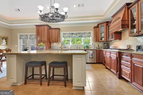 Kitchen - 100 Wickham Dr, Tyrone, GA 30290 photo 9 of 11