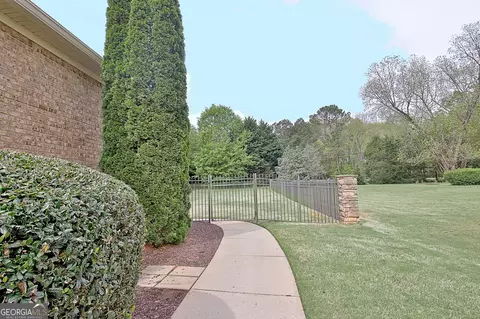 Exterior - 100 Wickham Dr, Tyrone, GA 30290 photo 37 of 45