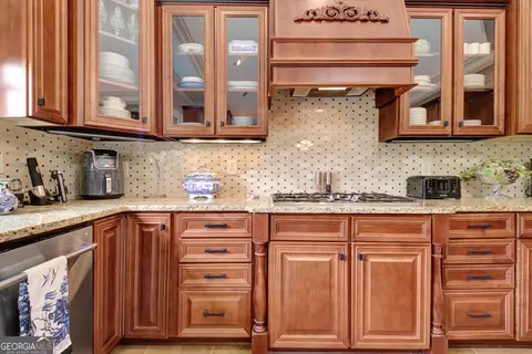 Kitchen - 100 Wickham Dr, Tyrone, GA 30290 photo 6 of 11