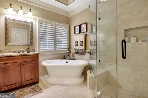 Bath - 100 Wickham Dr, Tyrone, GA 30290 photo 5 of 15