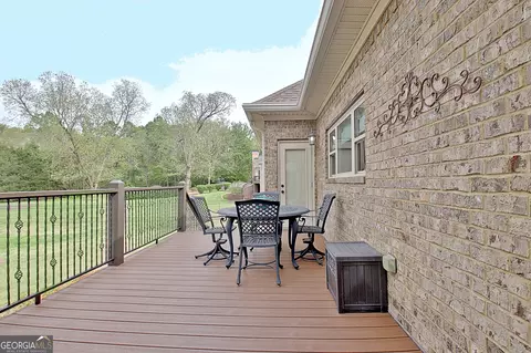 Exterior - 100 Wickham Dr, Tyrone, GA 30290 photo 12 of 45