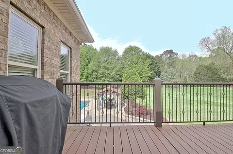 Exterior - 100 Wickham Dr, Tyrone, GA 30290 photo 11 of 45