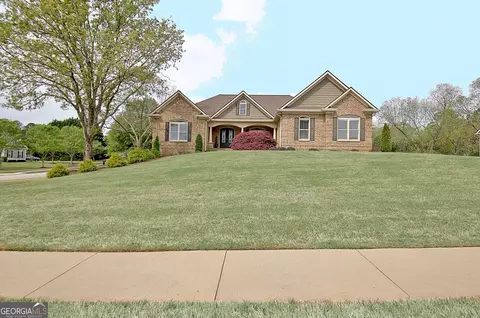 Exterior - 100 Wickham Dr, Tyrone, GA 30290 photo 3 of 45