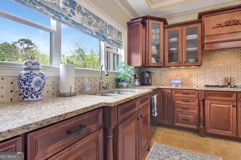 Kitchen - 100 Wickham Dr, Tyrone, GA 30290 photo 5 of 11