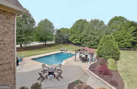 Exterior - 100 Wickham Dr, Tyrone, GA 30290 photo 16 of 45