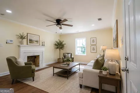 466 Lake Dr, Hapeville, GA 30354