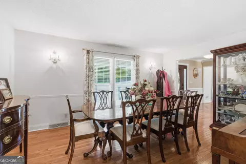 Dining - 129 Foxdale Ct, Toccoa, GA 30577 photo 3 of 4