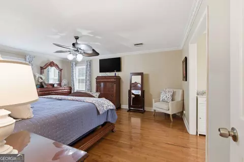 Bedroom - 129 Foxdale Ct, Toccoa, GA 30577 photo 2 of 9