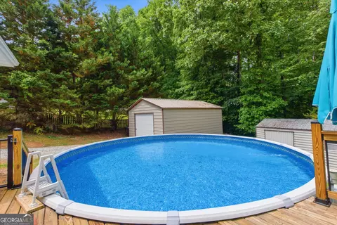 Exterior - 129 Foxdale Ct, Toccoa, GA 30577 photo 10 of 17