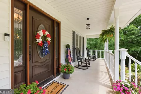 Exterior - 129 Foxdale Ct, Toccoa, GA 30577 photo 3 of 17