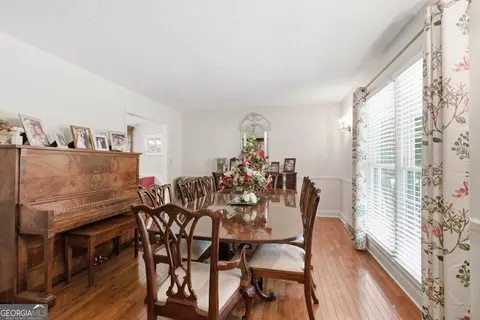 Dining - 129 Foxdale Ct, Toccoa, GA 30577 photo 4 of 4