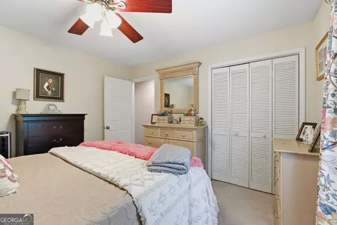 Bedroom - 129 Foxdale Ct, Toccoa, GA 30577 photo 6 of 9