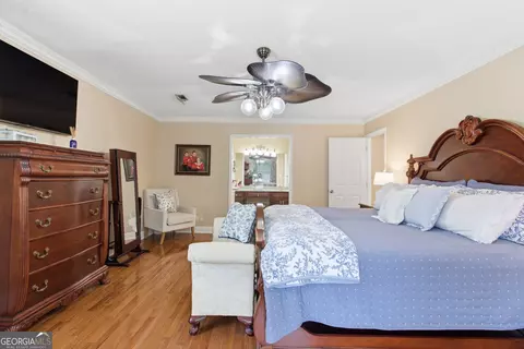 Bedroom - 129 Foxdale Ct, Toccoa, GA 30577 photo 4 of 9