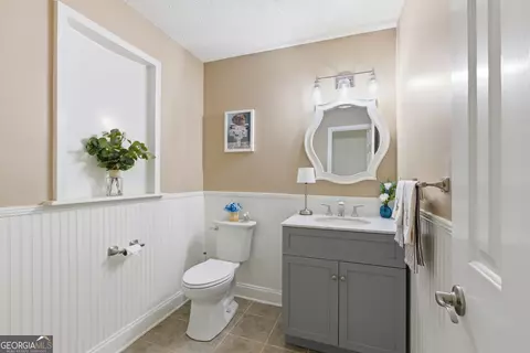 Bath - 129 Foxdale Ct, Toccoa, GA 30577 photo 1 of 7
