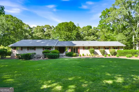 120 Hanover Dr, Bogart, GA 30622