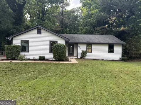 4311 Autumn Lake Dr, Buford, GA 30519