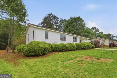 6867 Laurelwood Dr, Douglasville, GA 30135