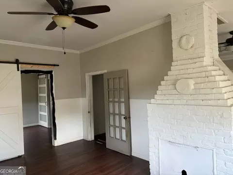 Living - 9081 E Oglethorpe Hwy, Midway, GA 31320 photo 3 of 3