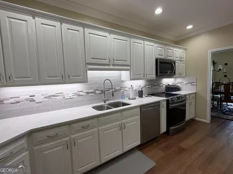 Kitchen - 216 Ashford Cir, Lagrange, GA 30240 photo 2 of 3
