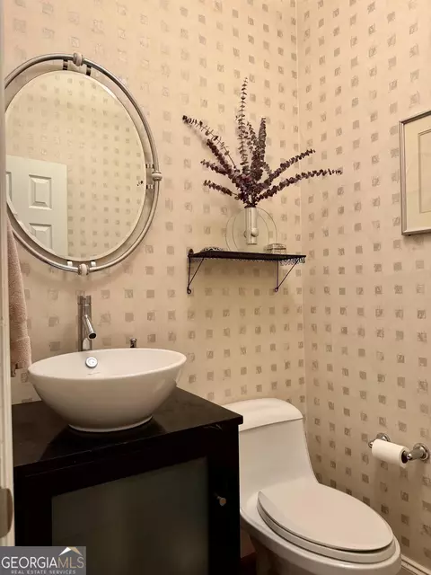Bath - 216 Ashford Cir, Lagrange, GA 30240 photo 6 of 6