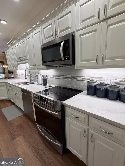Kitchen - 216 Ashford Cir, Lagrange, GA 30240 photo 3 of 3