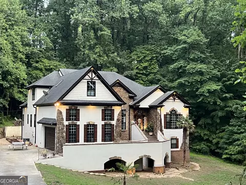 2864 Sandpiper Cir SW, Atlanta, GA 30311