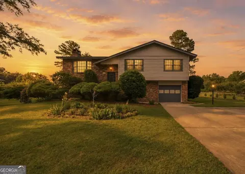 1733 Cedarwood Rd, Milledgeville, GA 31061