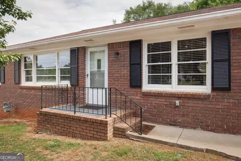 214 N Coleman Rd, Roswell, GA 30075