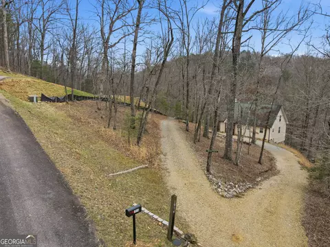 1914 Creekstone Ln, Young Harris, GA 30582