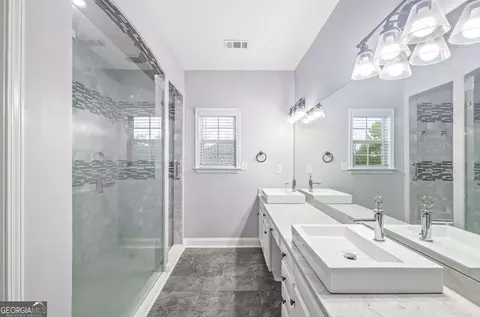 Bath - 82 Newton Rd, Lagrange, GA 30240 photo 1 of 4