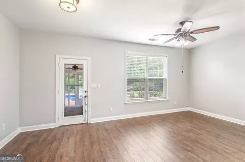 Living - 82 Newton Rd, Lagrange, GA 30240 photo 2 of 6