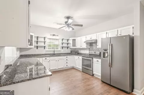 Kitchen - 82 Newton Rd, Lagrange, GA 30240 photo 4 of 5