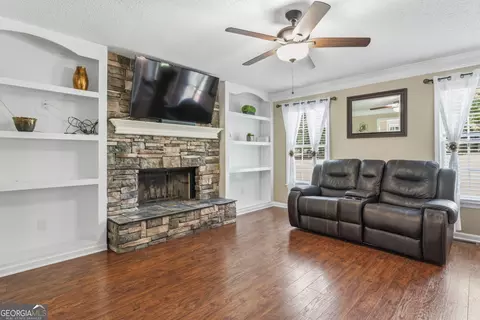 Living - 25 Pates Lake Way, Hampton, GA 30228 photo 3 of 3