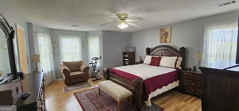 Bedroom - 157 Scarlett Ohara Dr, Ailey, GA 30410 photo 4 of 10