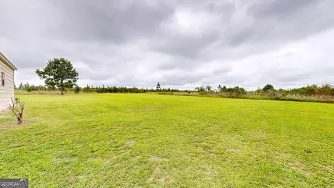Exterior - 157 Scarlett Ohara Dr, Ailey, GA 30410 photo 2 of 5
