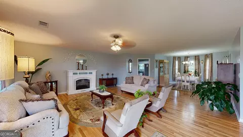 Living - 157 Scarlett Ohara Dr, Ailey, GA 30410 photo 2 of 2