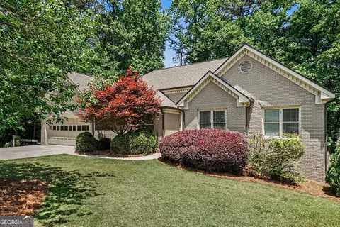 977 Sunny Glenn Ct, Lawrenceville, GA 30043