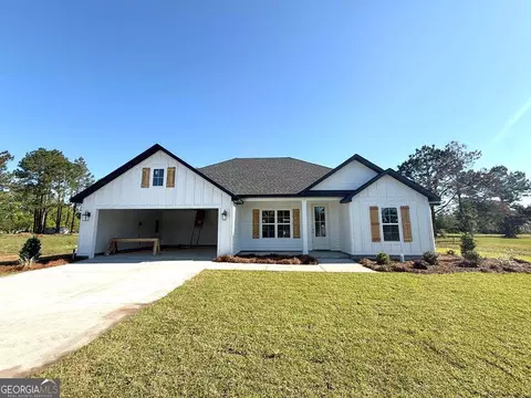 102 Orchid Cir, Adel, GA 31620