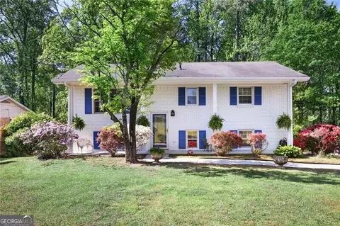 1995 Calvary Hill Ct SW, Marietta, GA 30008