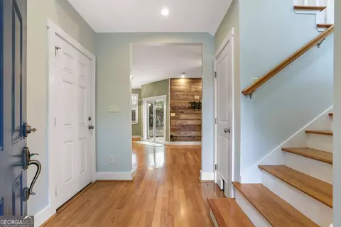 Entry Way - Undisclosed, Thunderbolt, GA 31404 photo 1 of 6