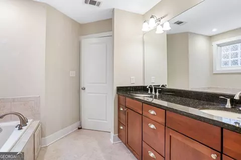 Bath - Undisclosed, Thunderbolt, GA 31404 photo 6 of 6