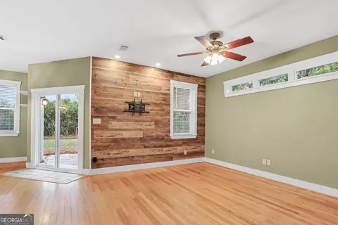 Living - Undisclosed, Thunderbolt, GA 31404 photo 2 of 6