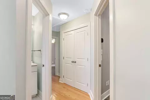 Entry Way - Undisclosed, Thunderbolt, GA 31404 photo 4 of 6