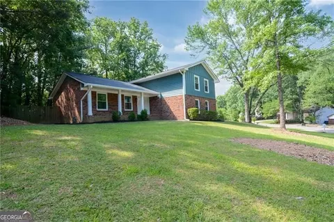 140 Ansley Ct, Roswell, GA 30076