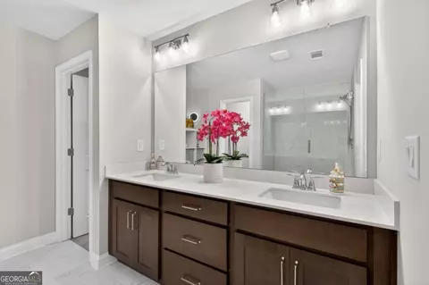 Bath - 3915 Cavalier Way, Duluth, GA 30097 photo 1 of 4