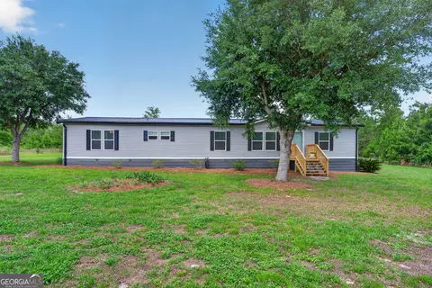 1953 Raybon Rd W, Hoboken, GA 31542