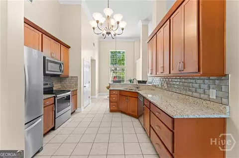 Kitchen - 10 Fox Hound Ct, Pooler, GA 31322 photo 3 of 4