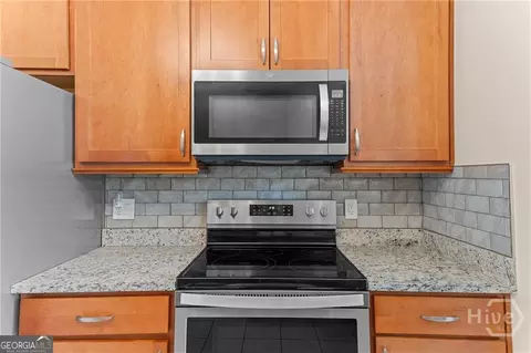 Kitchen - 10 Fox Hound Ct, Pooler, GA 31322 photo 4 of 4