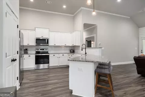 Kitchen - 2094 Pleasant Valley Rd, Monroe, GA 30655 photo 1 of 4